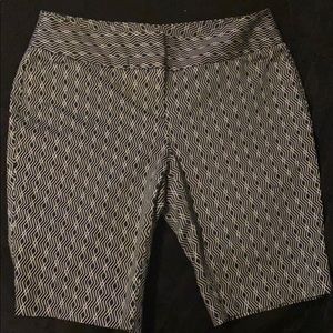 Pantalón 3/4 negro y blanco